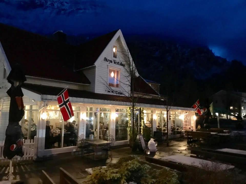 Stryn Kaffebar & Vertshus Kültér fotó